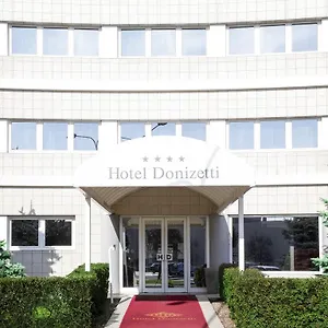 Hotel Donizetti, Lallio